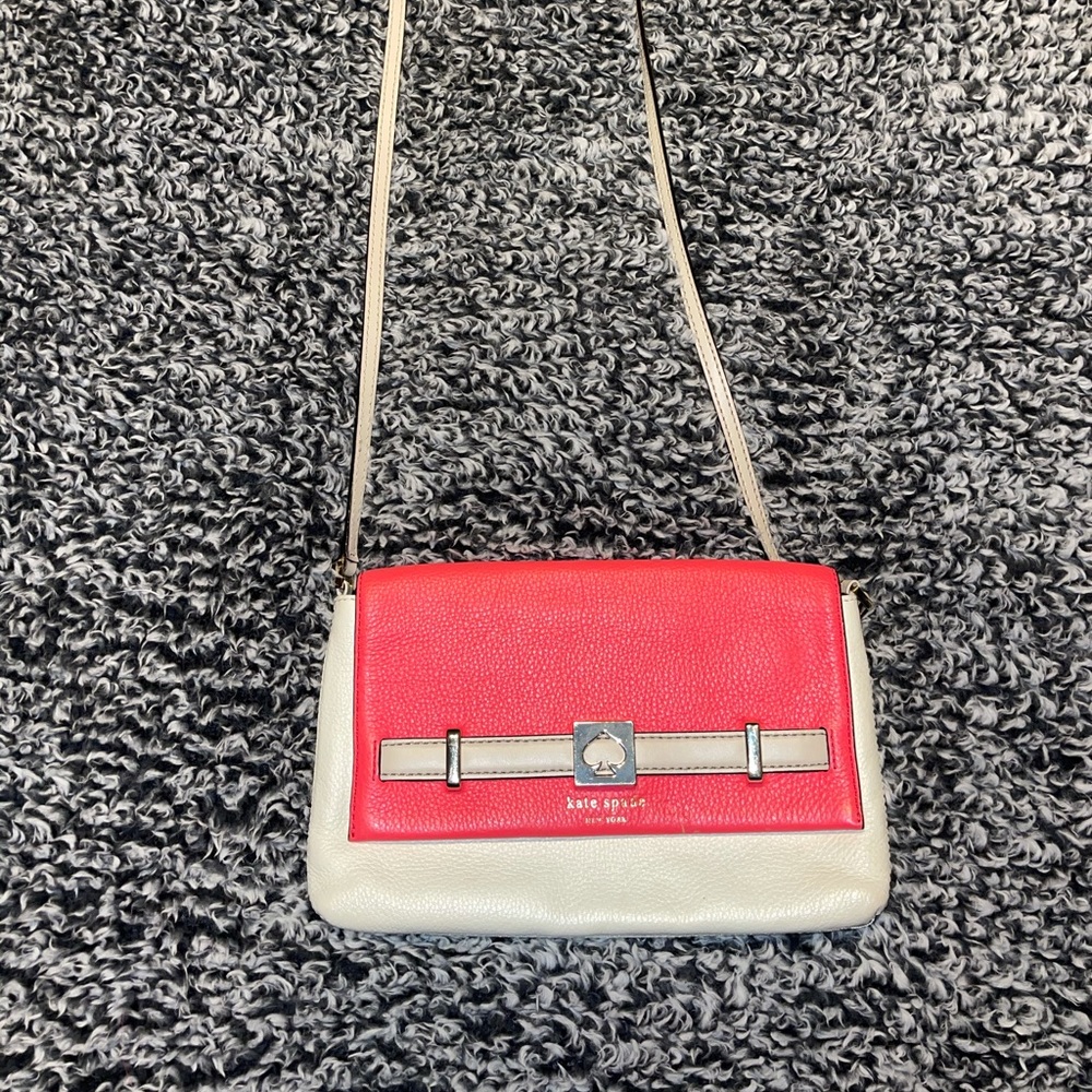 💗💚Kate Spade ♠️ crossbody purse, cream and coral
